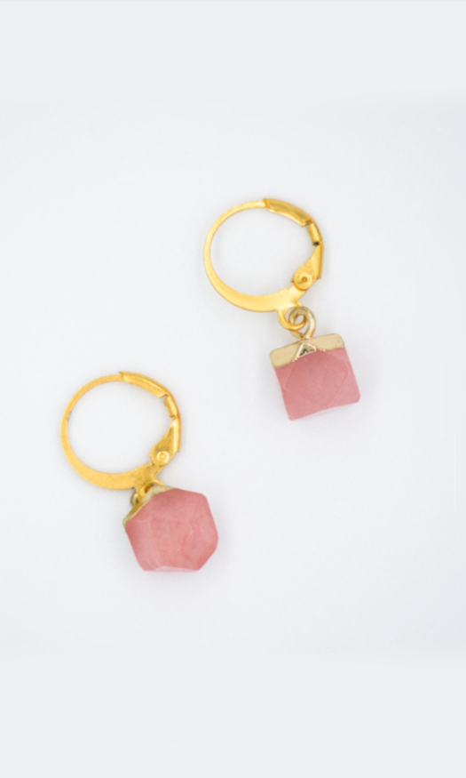 Gouden stainless steel oorbellen met roze steen