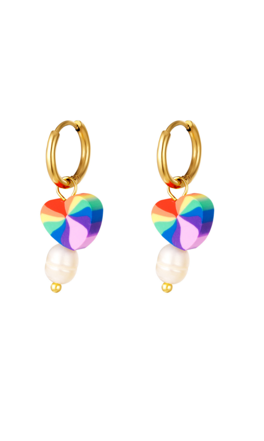 Gouden stainless steel oorbellen met een regenboog hartje met parel als hanger